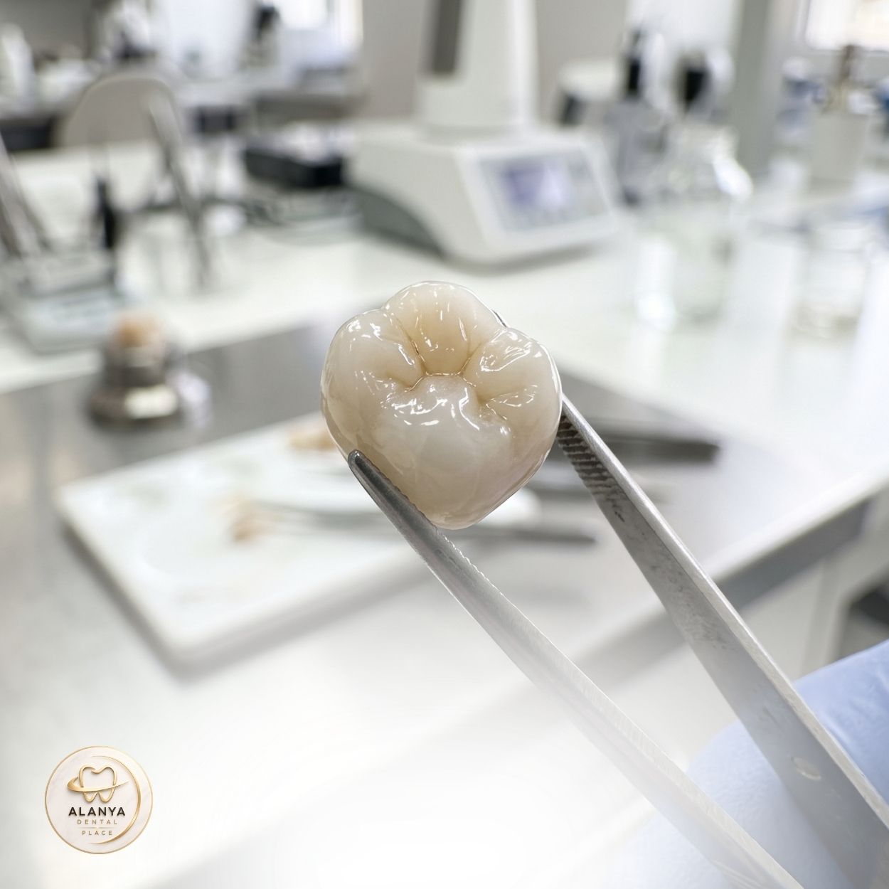 Zirconium Crowns 5 Zirconium Crowns in alanya